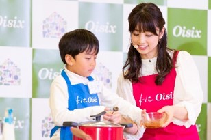 小倉優子監修『Kit Oisix』新メニュー審査会の様子