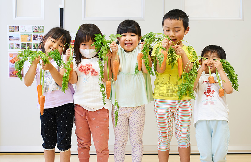 保育園・幼稚園の子供たちの画像