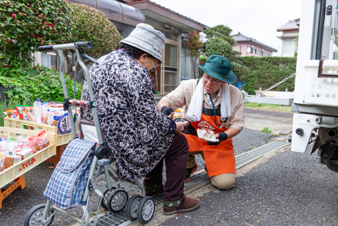 移動スーパーとくし丸関連画像