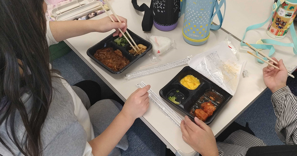 オイシックス・ラ・大地とシダックス 両社協業し学童保育へ昼食提供
