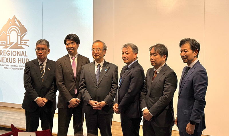 Regional Nexus Hub 新潟公式セレモニー　登壇者集合写真
