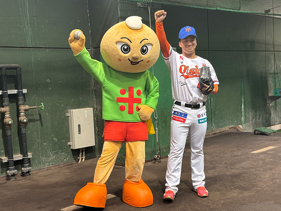 コメパンマンと選手画像