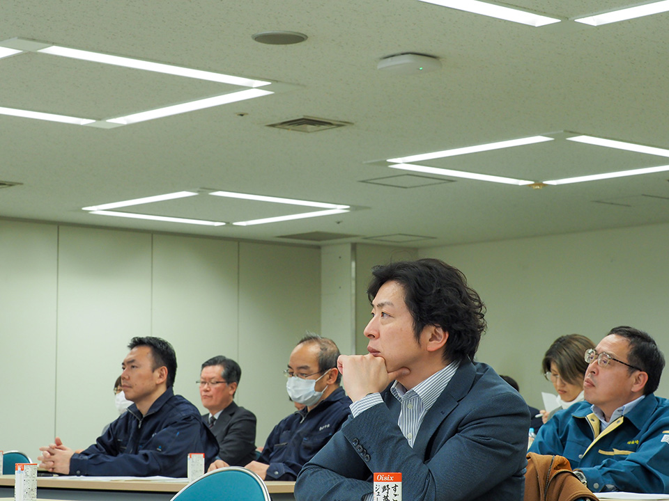 成果報告会の様子