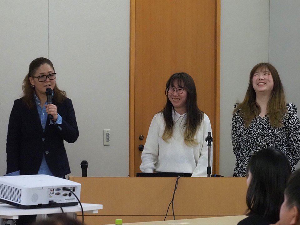 成果報告会の様子